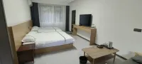 梅居十三月民宿 欒川浪浪河漂流附近的飯店