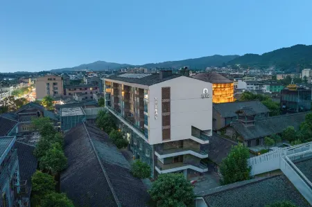 9 Hotel Отели рядом с достопримечательностью «Luoshui Wetland Park»