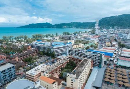 Baumanburi Hotel Patong Отели в г. Пхукет