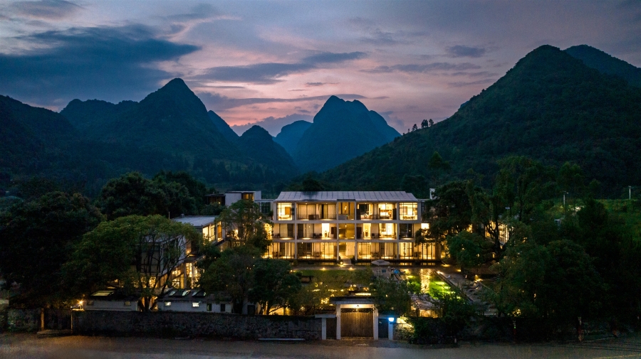 Qingyuan 21 Degrees Mountain Residence · Starry Sky Pool Peak Forest Secret Realm Mountain Residence Hotels in Qingyuan