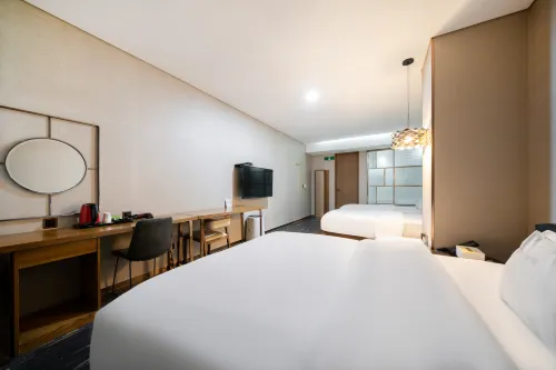 Idun Hotel - parking