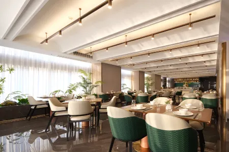 Baitang Flagship Ling Lake Scenic Designer Hotel (Jiujiang Bali Lake Branch) Отели рядом с достопримечательностью «Shimen Mountain Stream»