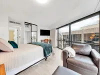 Bishop Suites at The Executive Centre Отели рядом с достопримечательностью «Музей Байшоп»
