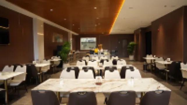 鉑曼ホテル（張家口蔚県）