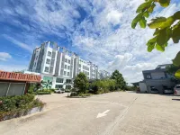 Grand PA Hotel&Resort Lamphun Chiang Mai Hotels near Phra Nang Chamathewi Monument