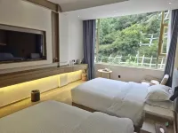 Yunding No.1 Boutique Hotel Hotels near Deqen Bus Station
