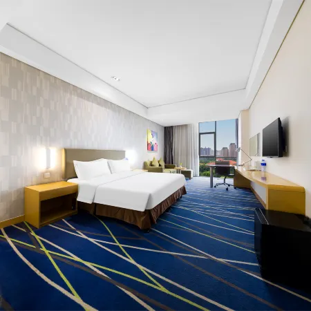 Holiday Inn Express ZHENGZHOU AIRPORT by IHG Отели рядом с достопримечательностью «Отель Cai Jianguo - Конференц-зал»
