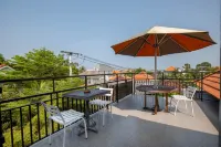 Double A House Hotels near شاطئ إيكو