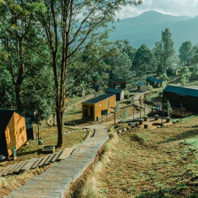 Bobocabin Gunung Mas, Puncak Hotels near Puncak Pass