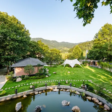 Floral Hotel· Lanting Hotel (Chaohuyuan Scenic Spot Store in bathing pool Hot Spring Resort)