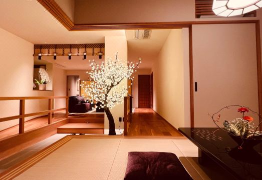 HOKUKOU KAMIMIYA의 아름다운 일본식 정원 이미지