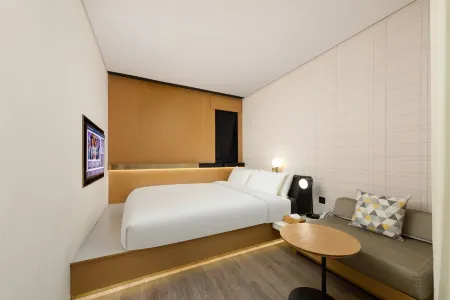 Homeinn Plus Hotel (Shanghai Dapuqiao)