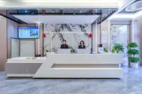 Ningzhou Hugo Hotel