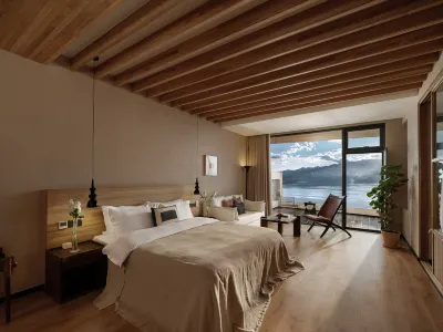 Cloud side Villa · View sunshine Jinshan | cliff sunset mid-mountain Sea View Villa Hotel Отели рядом с достопримечательностью «Письмо и письменное письмо»