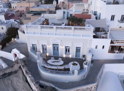 Oia Mansion