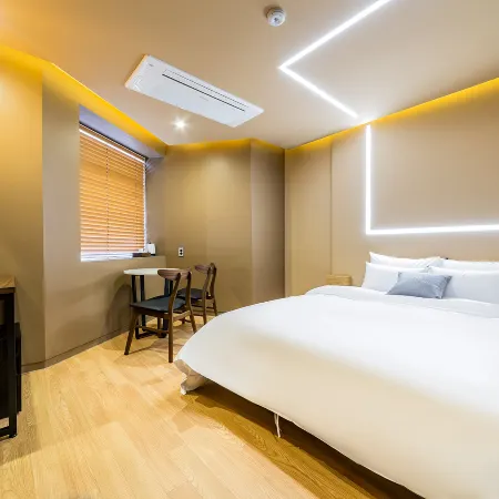 PLAIN HOTEL
