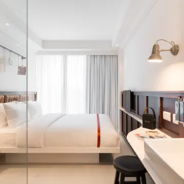 Ruby Stella Hotel London by IHG Отели рядом с достопримечательностью «Улица Хаттон-Гарден»