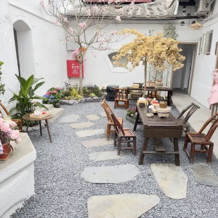 Chaoyuan Homestay (Shuangfeng Temple)