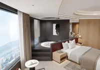 Longlin Chengfei Boyue Hotel