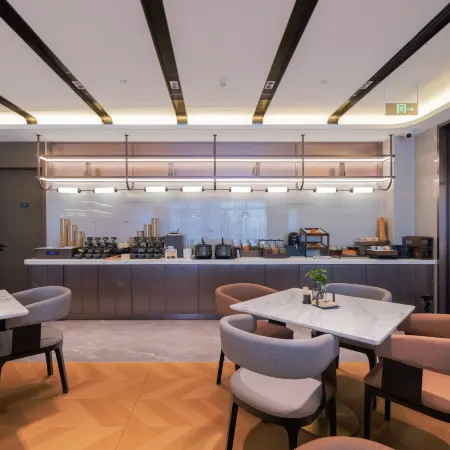 Atour Hotel (Jiamusi City Government Wanda Plaza Branch)