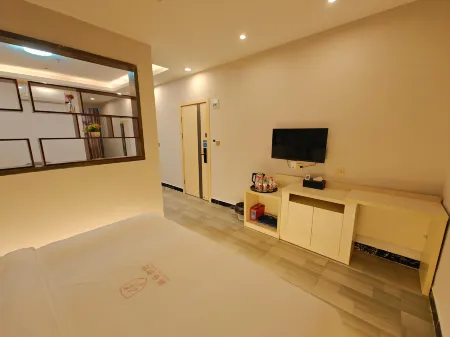 Yuan Coffetel (Yudi Subway Station) Отели рядом с достопримечательностью «Guangdong University of Science & Technology»