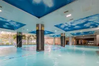 Emei Mountain Hot Spring Hotel - Pool