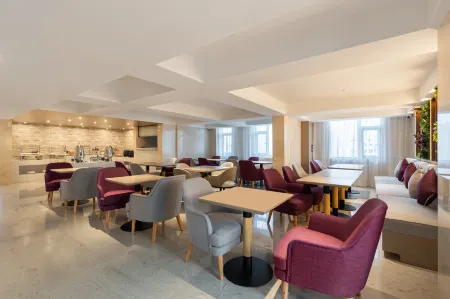 Lavande Hotel (Zhanjiang Xuwen Mulan Avenue)