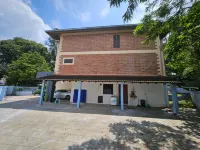Blue Robin Homestay. Hotels near Perak Hydro Building