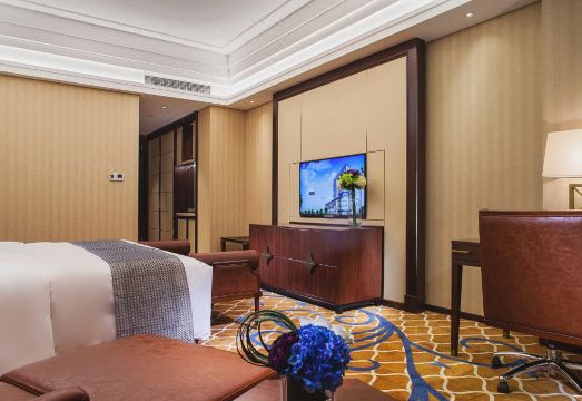 3. 지신 홀리데이 ..