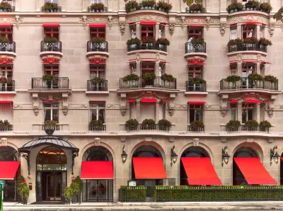 Plaza Athénée Paris & Dior Spa Các khách sạn ở Quận 8