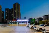 尚客優悦酒店（廣安岳池電力世紀城店） - 停車場