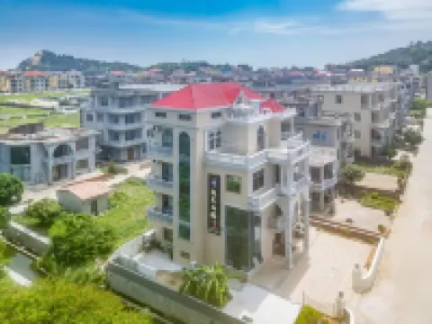 Chasing Light and Meeting Homestay