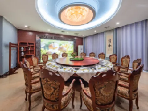 承德盛華大飯店（避暑山莊店）