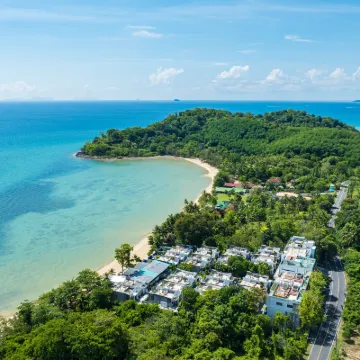 Phuket Moonlit Bay Seaview Resort&Spa Отели рядом с достопримечательностью «Порт Ратсада»