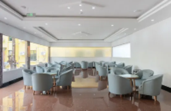 Dongrunfeng Hotel (Zigong Caideng Park)