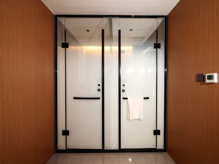 Elong Wanguo Hotel (Uxin Banner People's Government) Отели рядом с достопримечательностью «Duguilong Square»