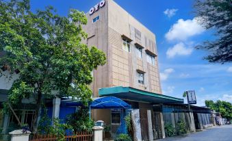 Collection O R.Sukamto Near Palembang Trade Center Mall