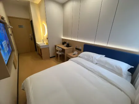 Zsmart Hotel (Shanghai North Bund Red House Hospital Branch)