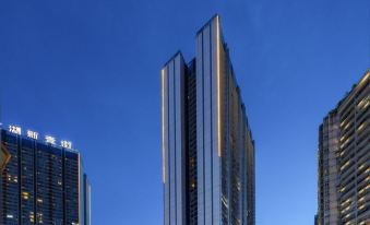 Chongqing Guanyinqiao Rezen Select Hotel (Hongqihegou Light Rail Station)