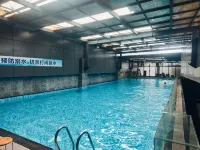 Atour Hotel, Congrenli Wealth Center, Quxian County, Dazhou - Parkplatz