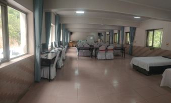 Yunmeng Hotel