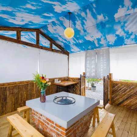 Xiluoya Luxe Natural Sulfur Hot Spring Tide Surfing Camping Ocean Style Smart Hotel (Niujie Branch)