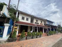 That Luang Place House - Homestays