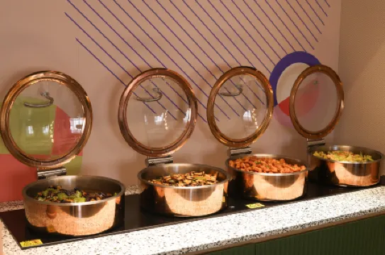 Orange Hotel (Hunchun International Passenger Station) Отели рядом с достопримечательностью «Oushi Street»