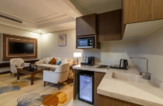 Yas Hotel Apartments アトヤーフ モール周辺のホテル