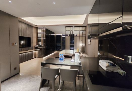 불가리 인터내셔널 아파트먼트 발코니 뷰