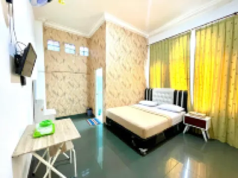 Yani Guesthouse ブキティンギのホテル