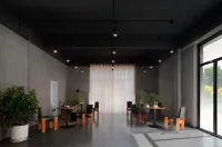 Anxun Hotel (Tourism Service Center of West Changbai Mountain) - 3 tähden