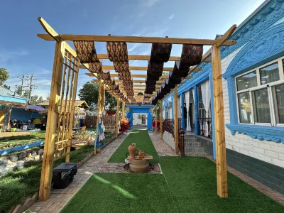 Yining Yujianqi Blue Homestay (Kazanqi Folk Tourism Area Branch) Hotels in Kazanqi Folk-custom Village/Han Chinese Street
