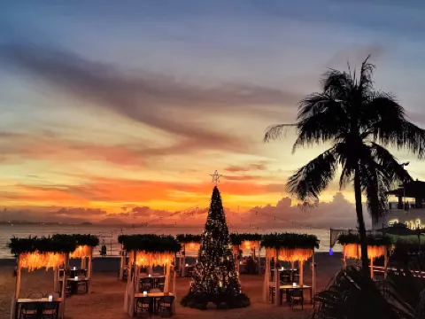 THE USHUAIA RESORT Hotels near TianHouGong LingNan MinSu WenHua Jie